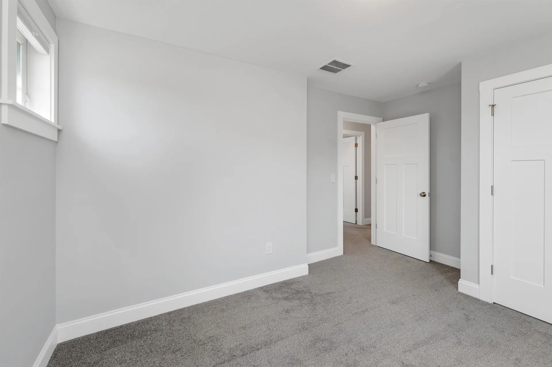 59 Clover Lane Londonderry NH 03053