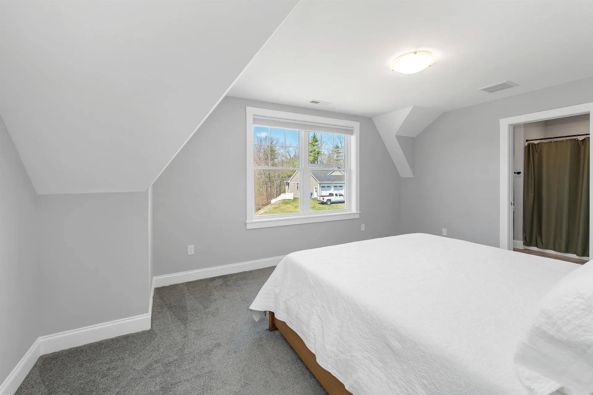 59 Clover Lane Londonderry NH 03053