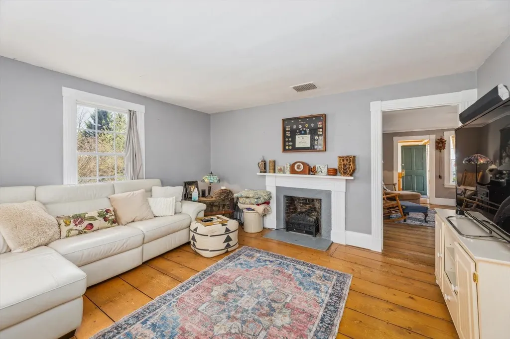 183 Nh Route 123 Marlow NH 03456-6319