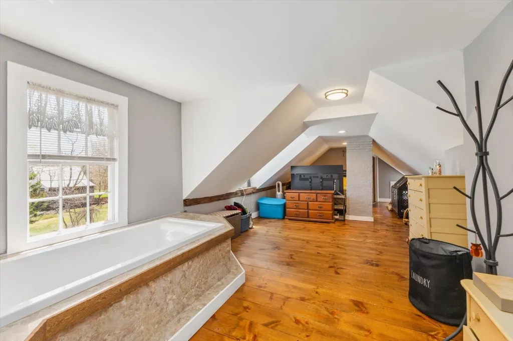 183 Nh Route 123 Marlow NH 03456-6319