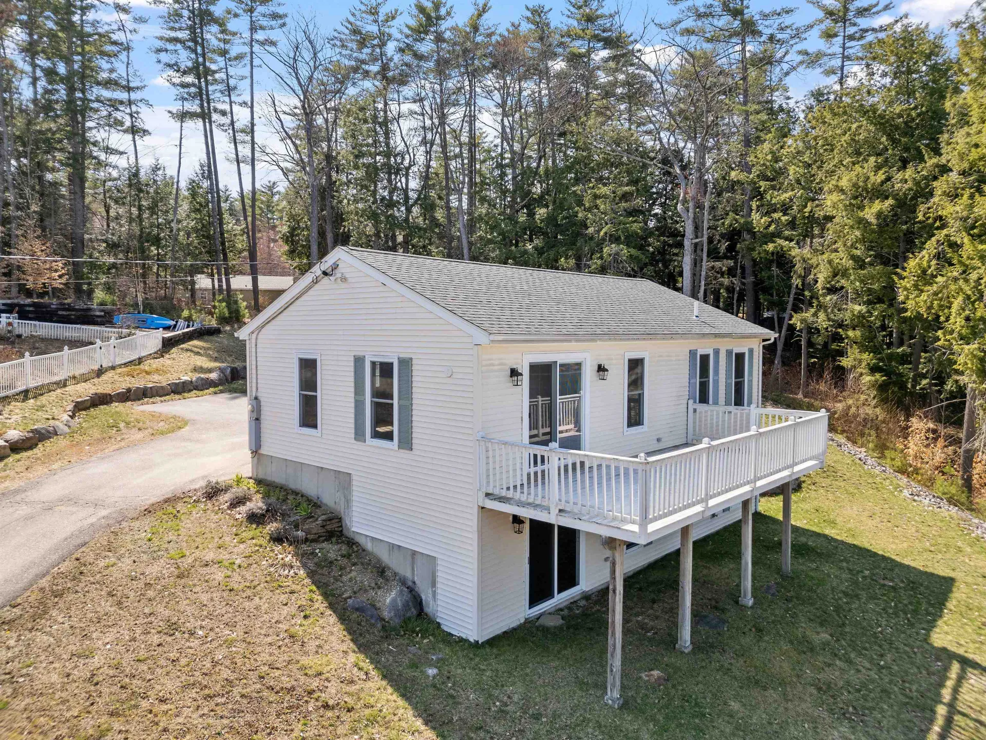 22 Shelburne Lane Barnstead NH 03225