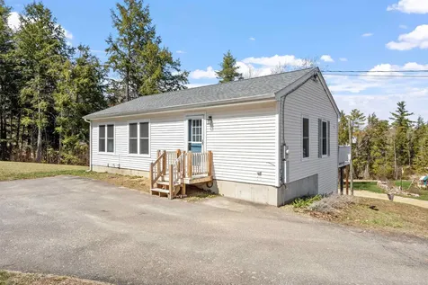 22 Shelburne Lane Barnstead NH 03225