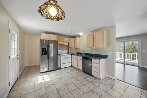 22 Shelburne Lane Barnstead NH 03225