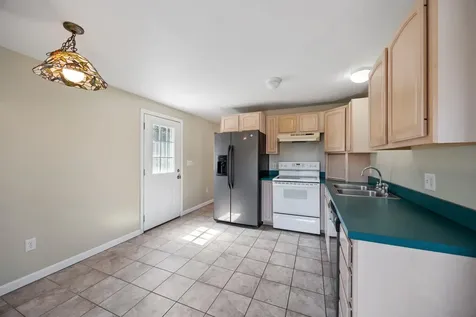 22 Shelburne Lane Barnstead NH 03225