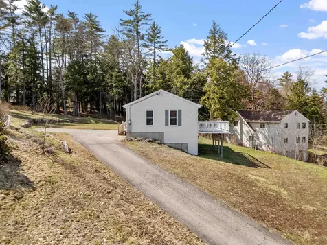 22 Shelburne Lane Barnstead NH 03225