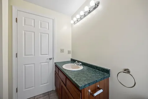 22 Shelburne Lane Barnstead NH 03225