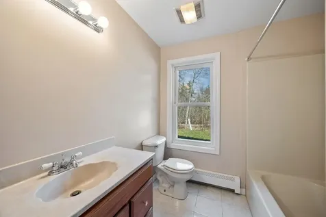22 Shelburne Lane Barnstead NH 03225