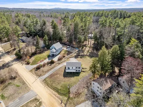 22 Shelburne Lane Barnstead NH 03225
