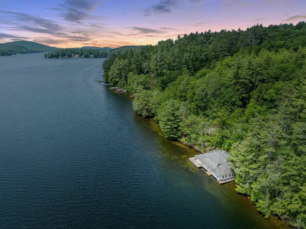 21 Silver Cascade Way Alton NH 03810