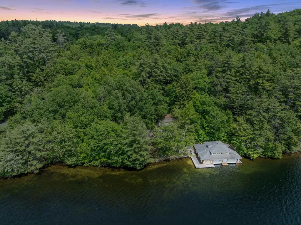 21 Silver Cascade Way Alton NH 03810