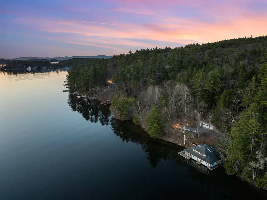 21 Silver Cascade Way Alton NH 03810