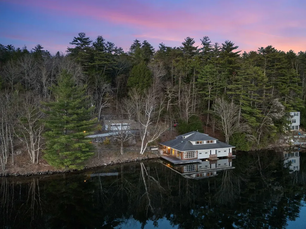 21 Silver Cascade Way Alton NH 03810