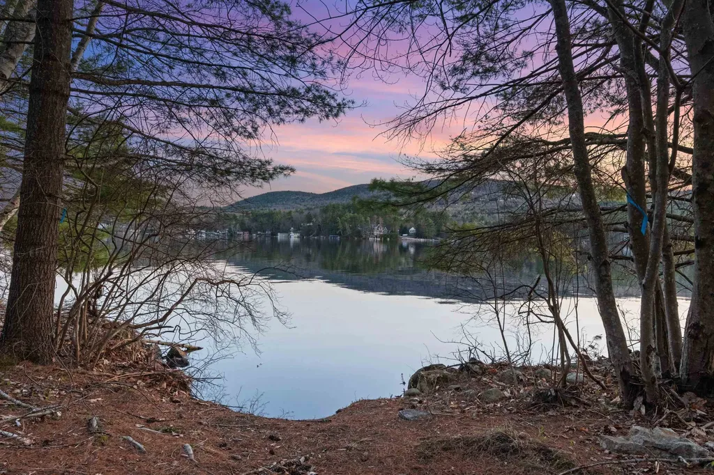 21 Silver Cascade Way Alton NH 03810