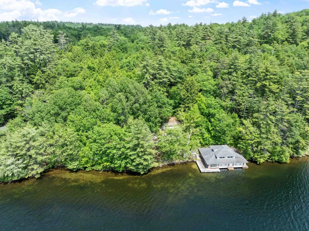 21 Silver Cascade Way Alton NH 03810