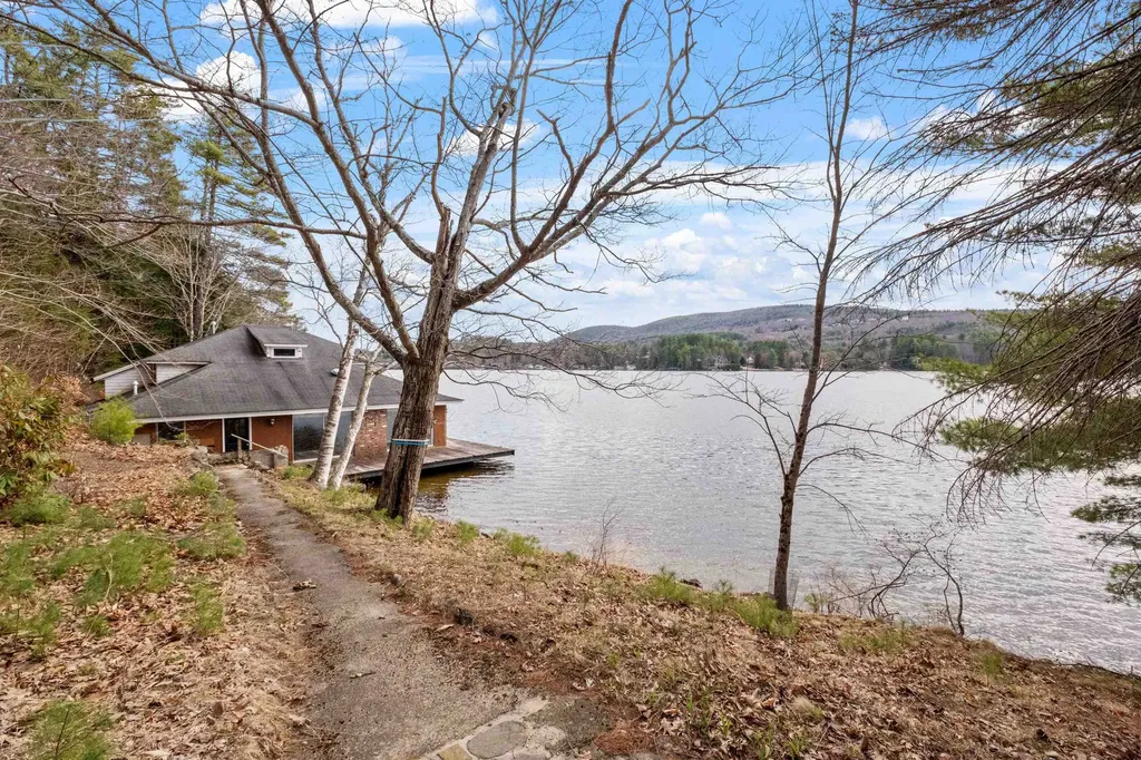 21 Silver Cascade Way Alton NH 03810