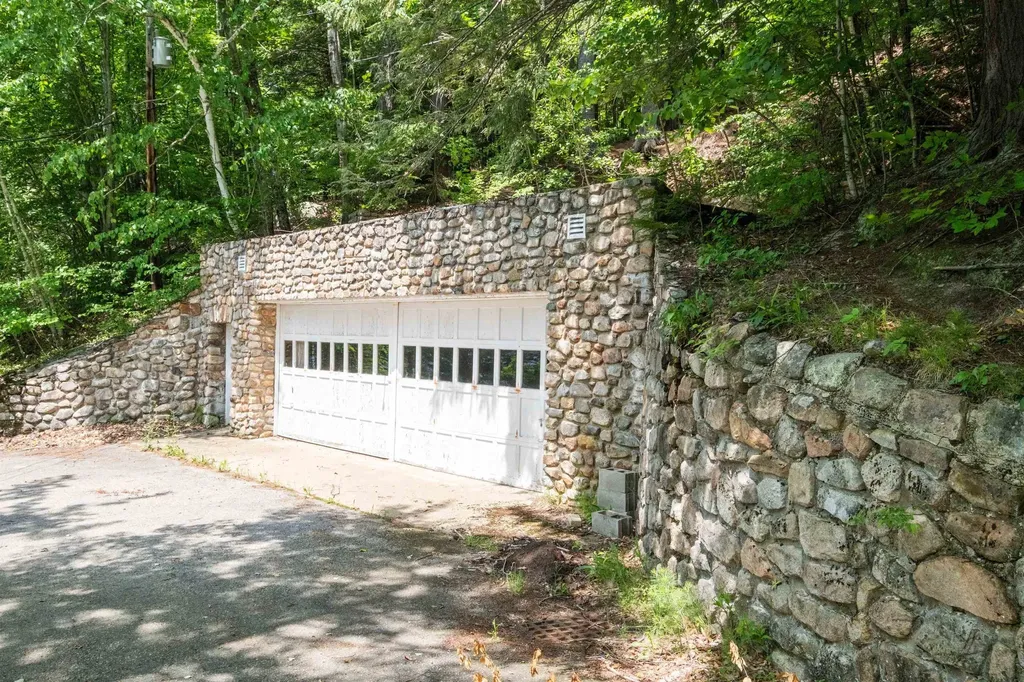 21 Silver Cascade Way Alton NH 03810