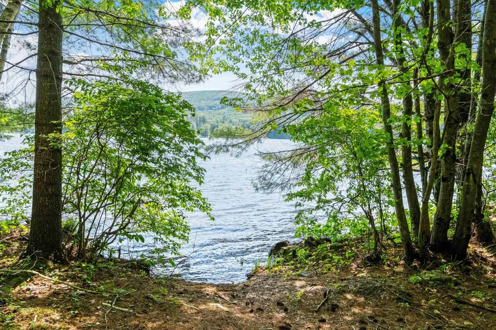 21 Silver Cascade Way Alton NH 03810