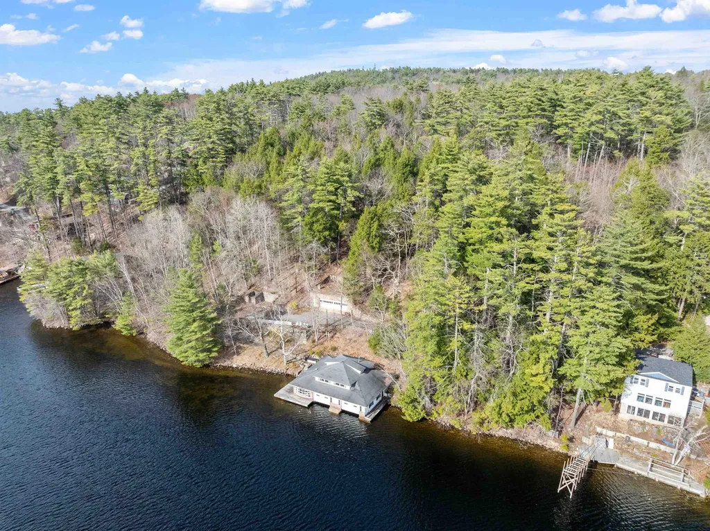 21 Silver Cascade Way Alton NH 03810