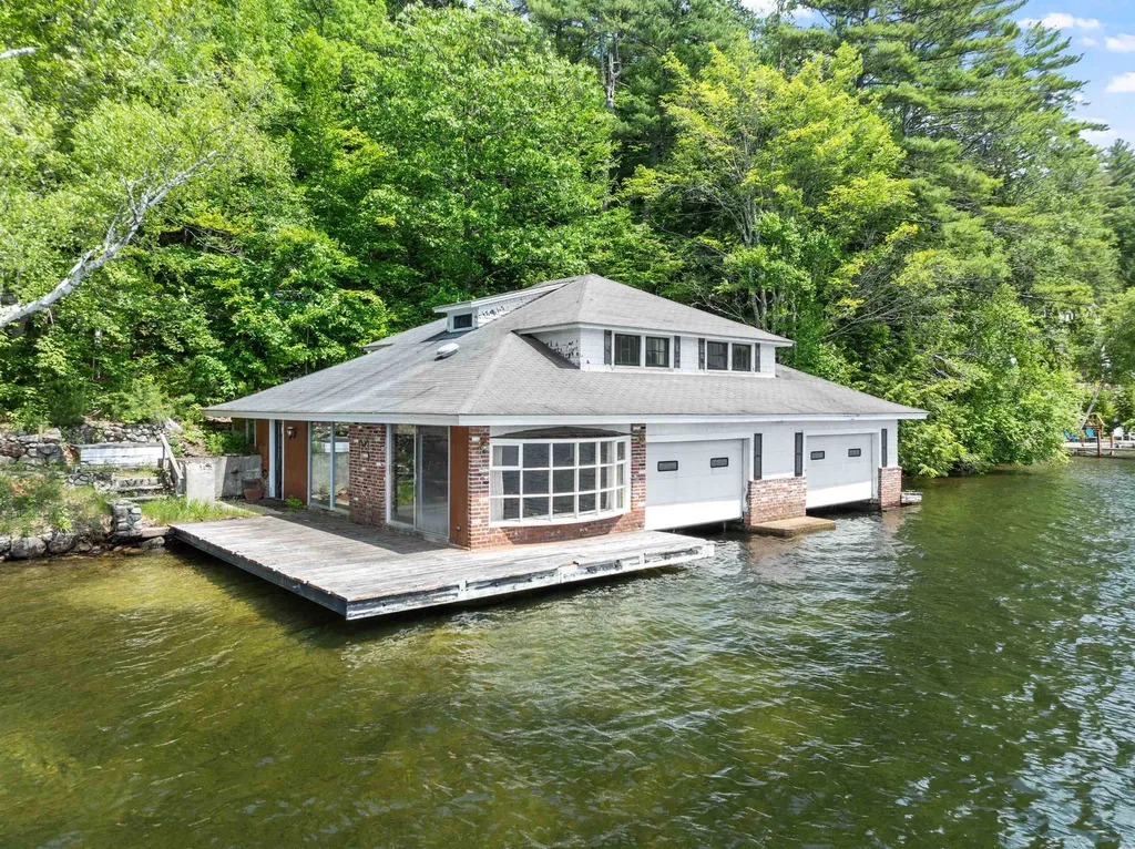 21 Silver Cascade Way Alton NH 03810