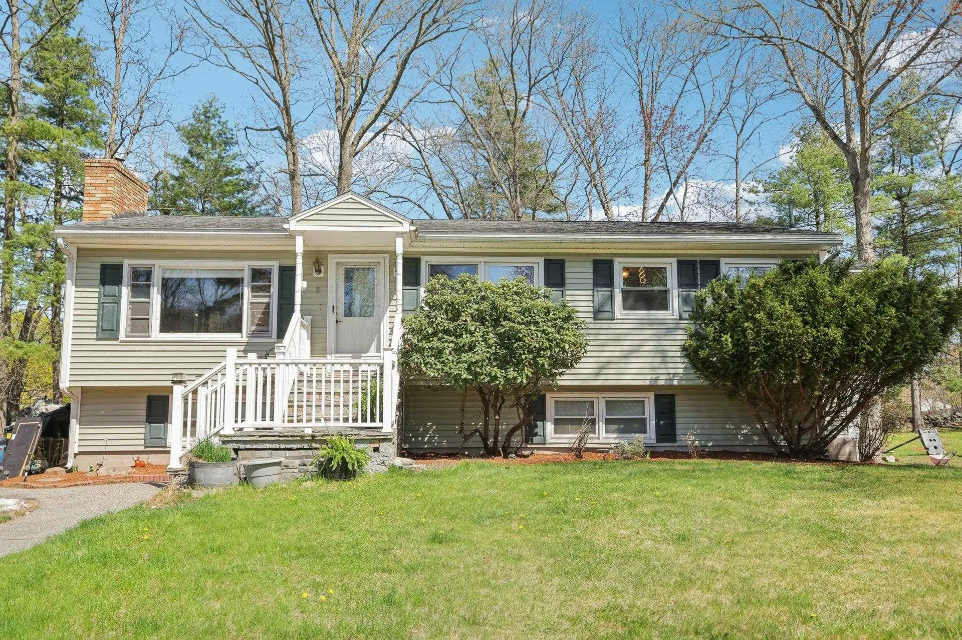 8 Brian Avenue Salem NH 03079