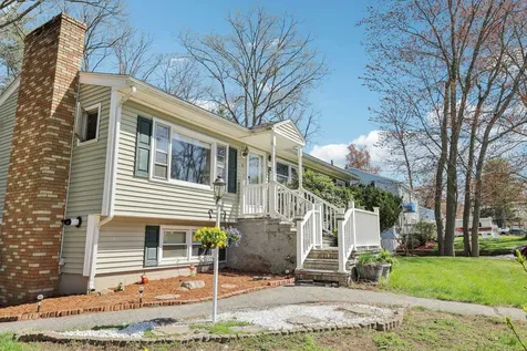 8 Brian Avenue Salem NH 03079