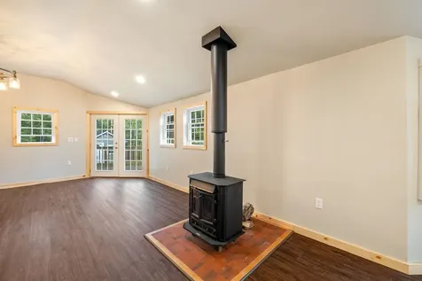 7 Ferndale Road Raymond NH 03246