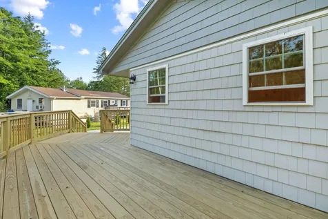 7 Ferndale Road Raymond NH 03246
