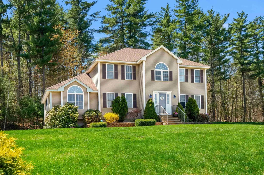 9 Haywood Road Londonderry NH 03053