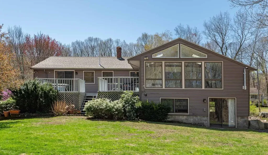 26 Merrill Drive Atkinson NH 03811