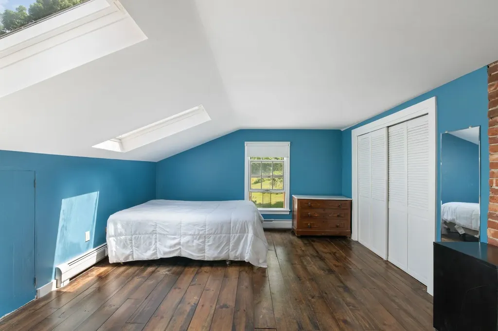 19 Grimes Hill Road Newfane VT 05345