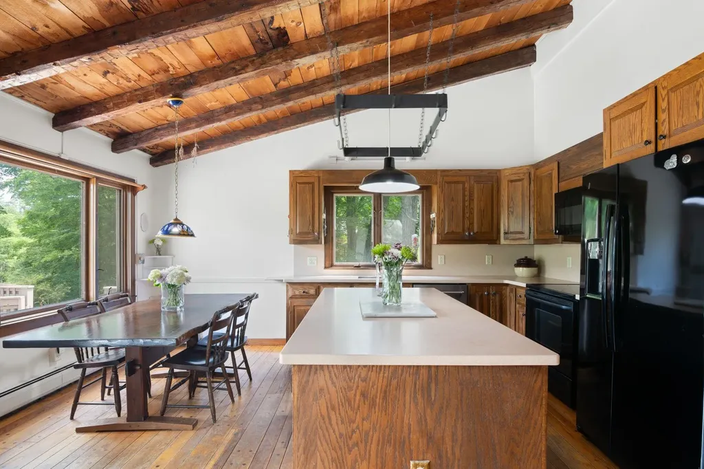 19 Grimes Hill Road Newfane VT 05345