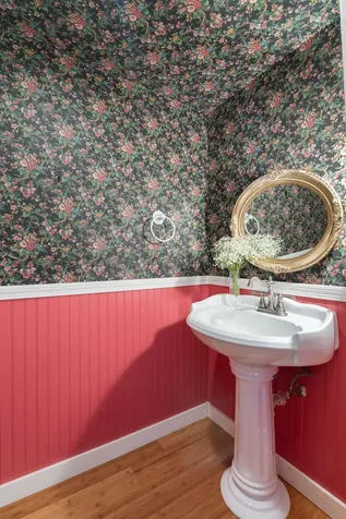 19 Grimes Hill Road Newfane VT 05345