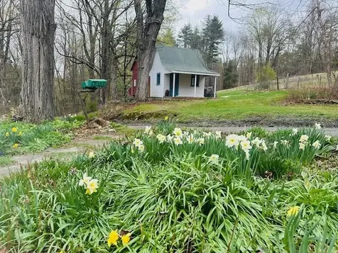 19 Grimes Hill Road Newfane VT 05345