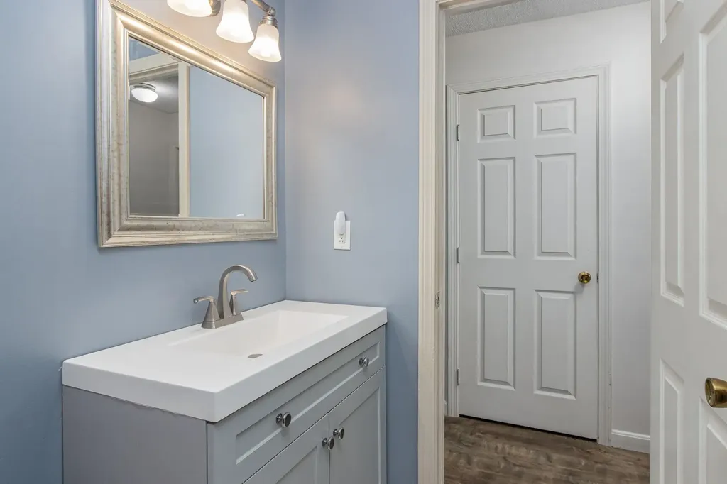 50 Brookside Drive Exeter NH 03833