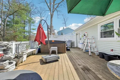 8 Brian Avenue Salem NH 03079