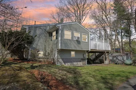 8 Brian Avenue Salem NH 03079