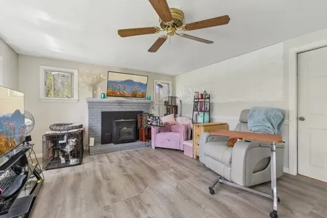 8 Brian Avenue Salem NH 03079