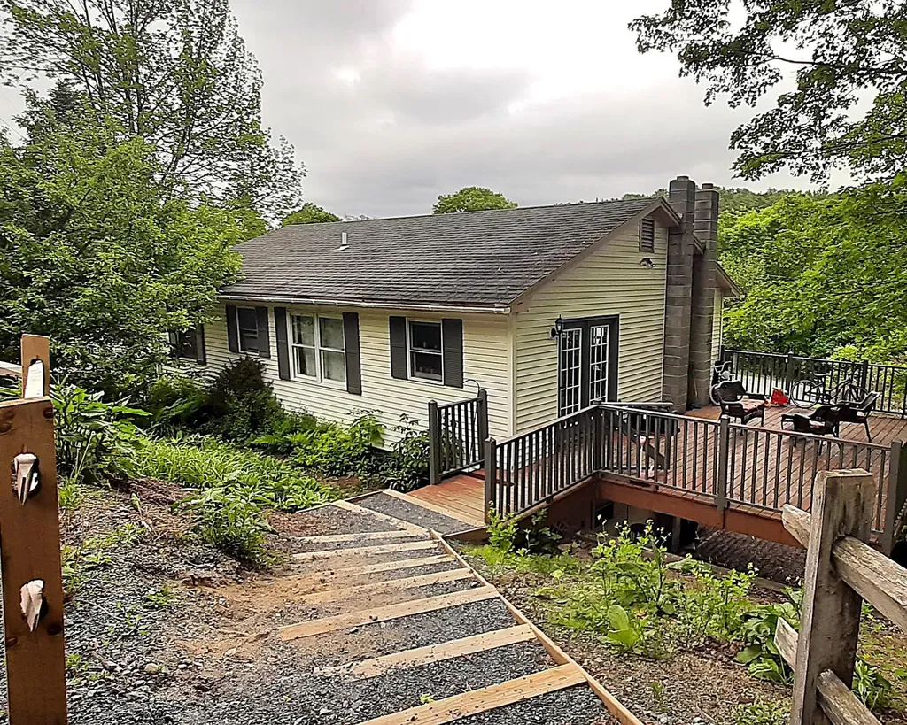 130 Pleasant Street Cavendish VT 05142