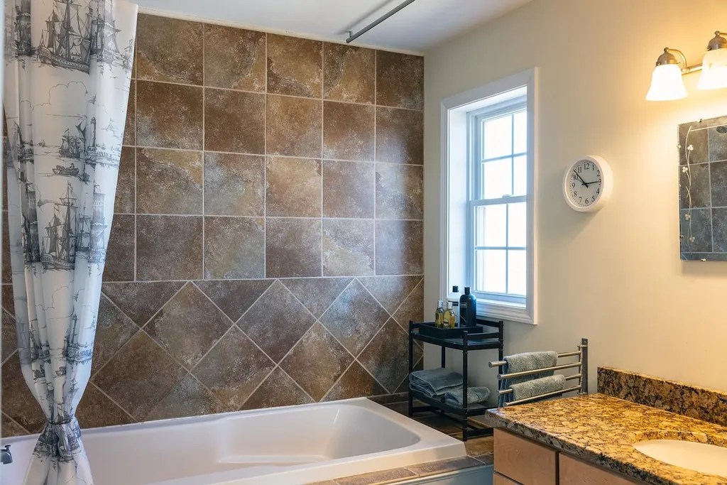 35 Glade Path Hampton NH 03842