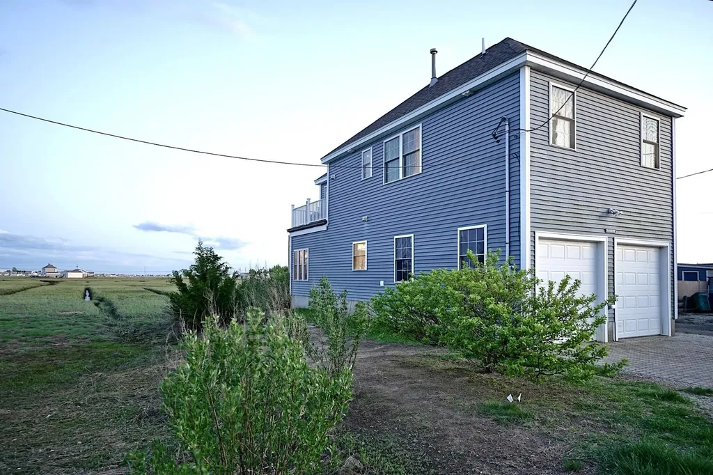 35 Glade Path Hampton NH 03842