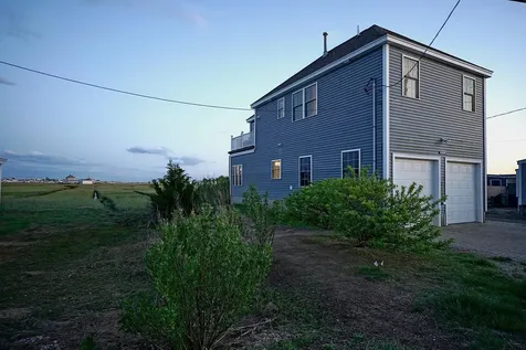 35 Glade Path Hampton NH 03842