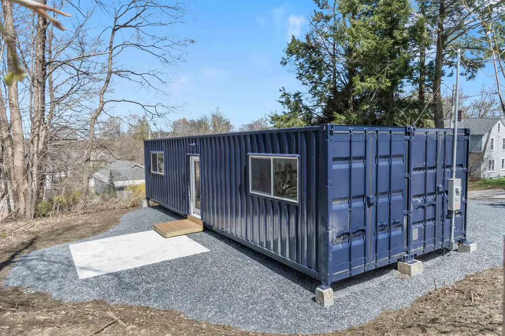 15 Highland Avenue Claremont NH 03743