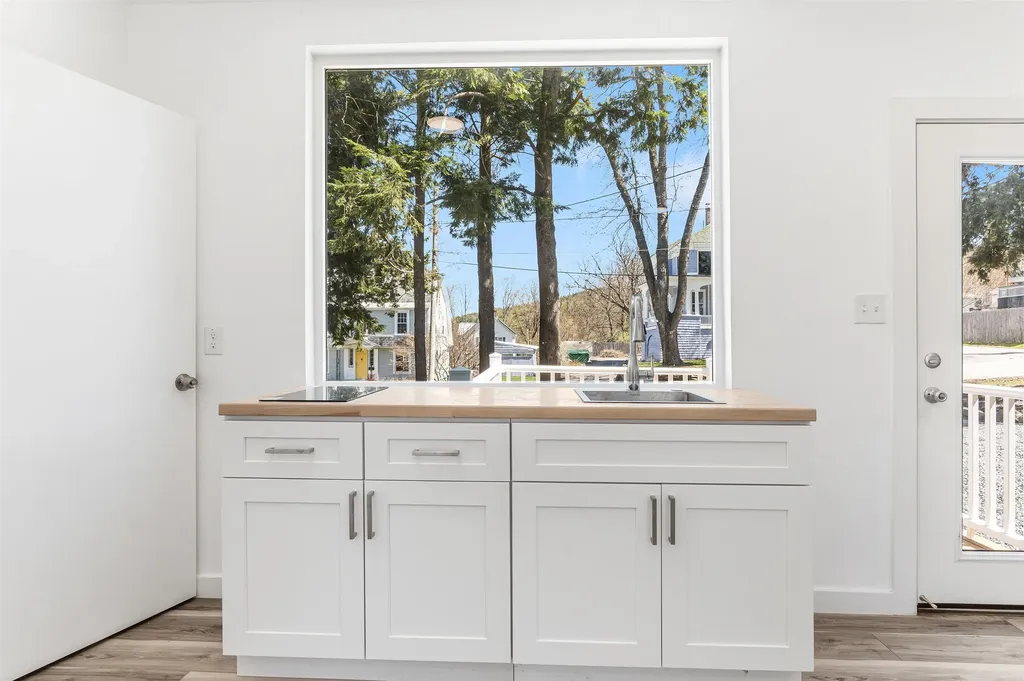 15 Highland Avenue Claremont NH 03743