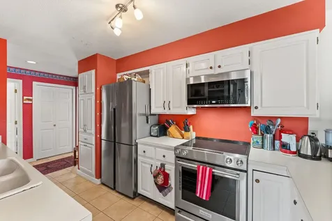 1140 Murphy's Road Hartford VT 05059