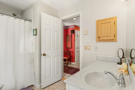 1140 Murphy's Road Hartford VT 05059