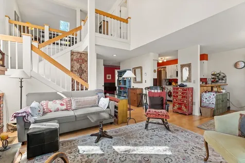 1140 Murphy's Road Hartford VT 05059