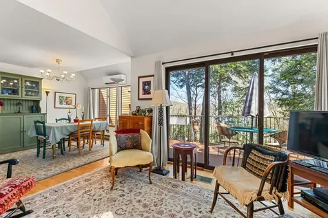 1140 Murphy's Road Hartford VT 05059