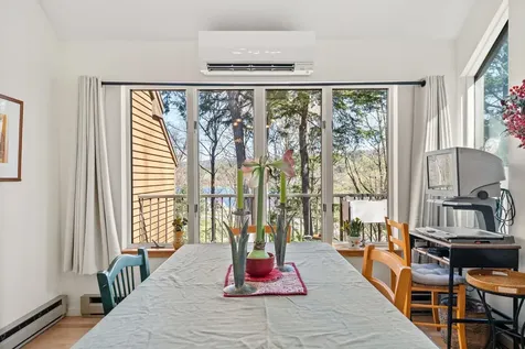 1140 Murphy's Road Hartford VT 05059