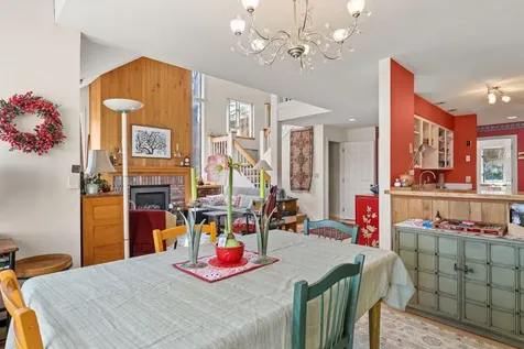 1140 Murphy's Road Hartford VT 05059