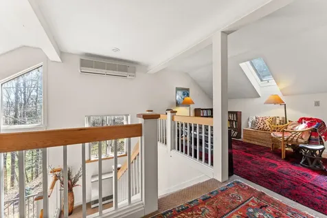 1140 Murphy's Road Hartford VT 05059